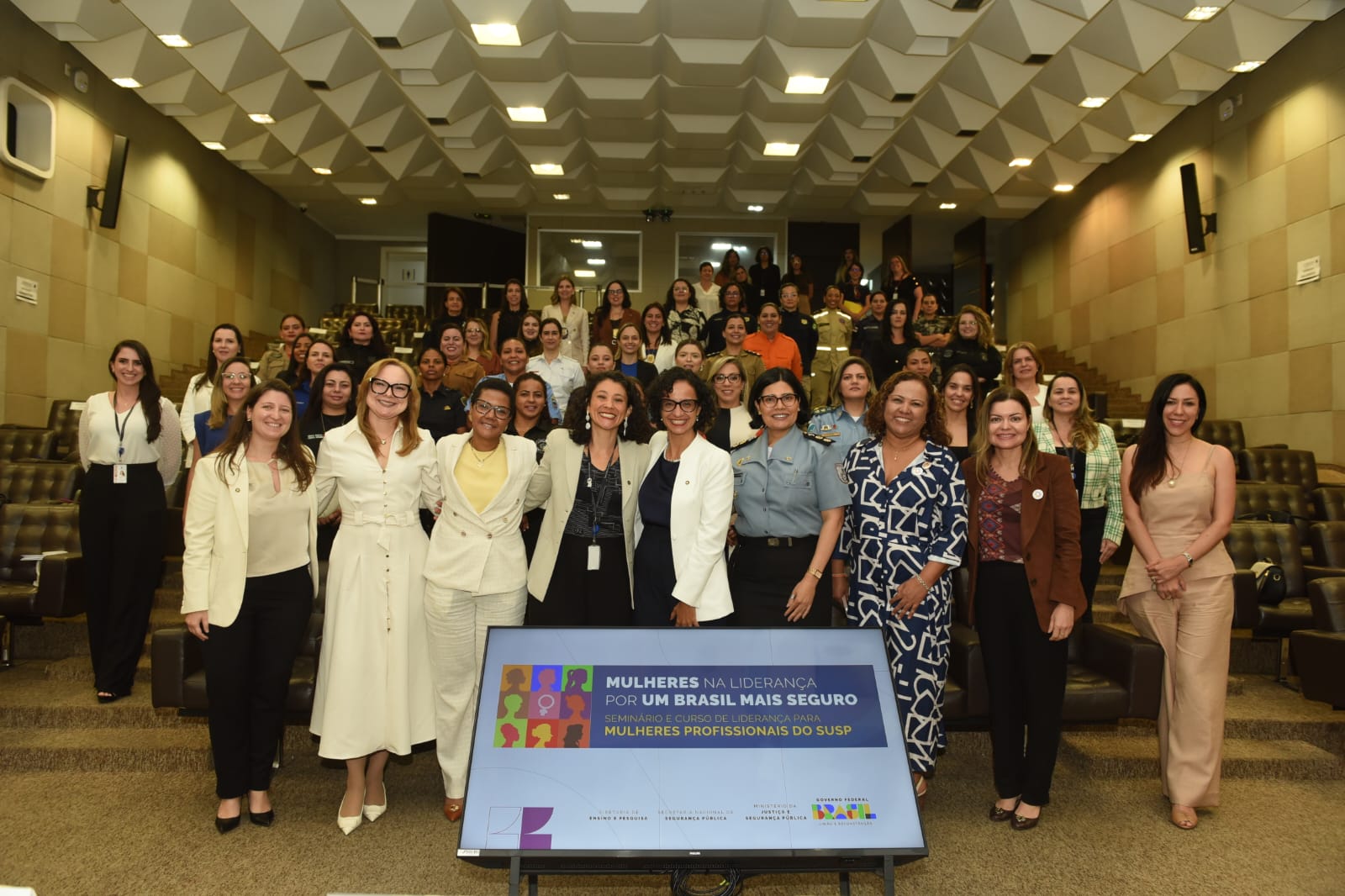 Liderança feminina na segurança pública é tema de seminário com a presença da CONAMP